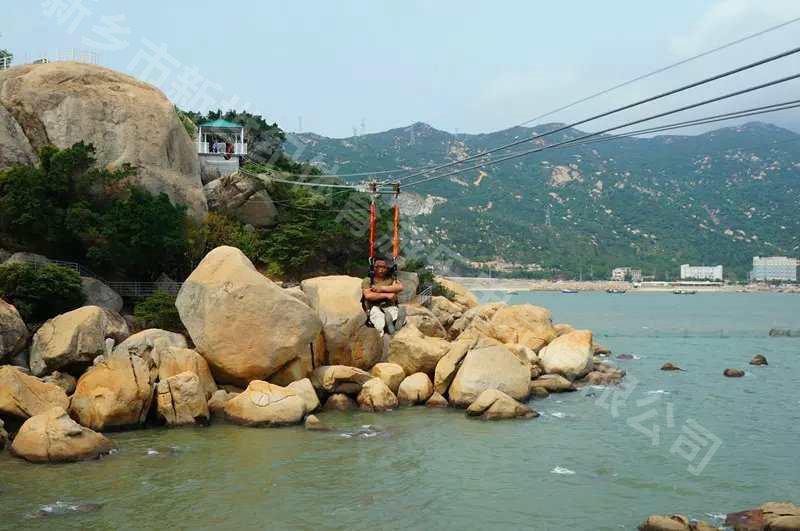 不是所有的地形都适合建设滑索哦！
