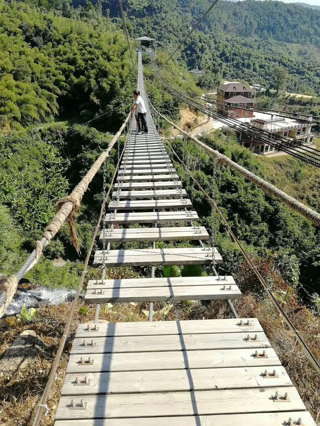 木质吊桥搭建地点应如何选择？