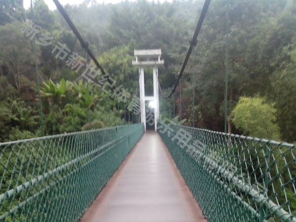 木质吊桥：旅游观光与经济效益双赢